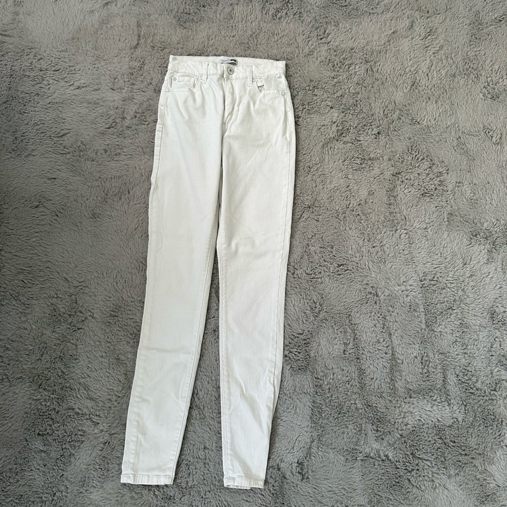 Fashion Nova stretchy skinny jeans